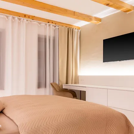 White Wolf Boutique Aparthotel *