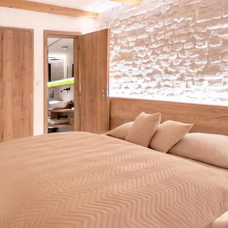 White Wolf Boutique Aparthotel