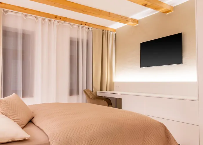 White Wolf Boutique Aparthotel 3*