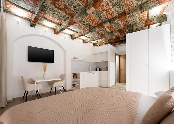 White Wolf Boutique Aparthotel 3*